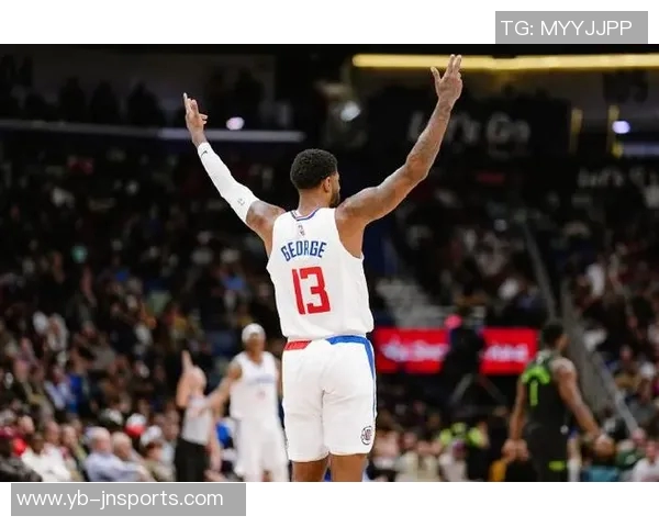 小吧观赛快船对阵鹈鹕主场赠送保罗快船10时期球衣给每位球迷 小吧观赛快船对阵鹈鹕主场赠送保罗快船10时期球衣给每位球迷