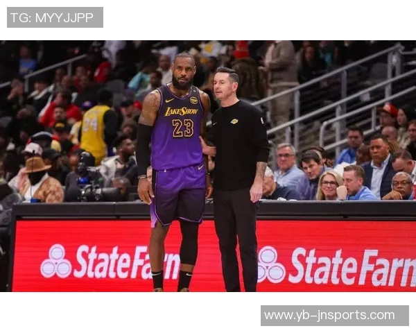 詹姆斯称赞艾顿表现出色强调他在球队中的重要性与冲击力 詹姆斯称赞艾顿表现出色强调他在球队中的重要性与冲击力